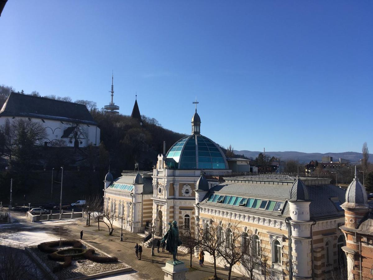 Czingu-Lak Appartement Miskolc Buitenkant foto